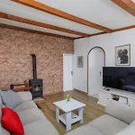 Family Friendly House With A Swimming Pool - 23571 펜션 마카르스카