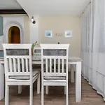 펜션 Family Friendly House With A Swimming Pool - 23571 *