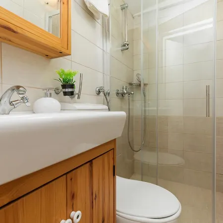 度假居 Family Friendly House With A Swimming Pool - 23571 *