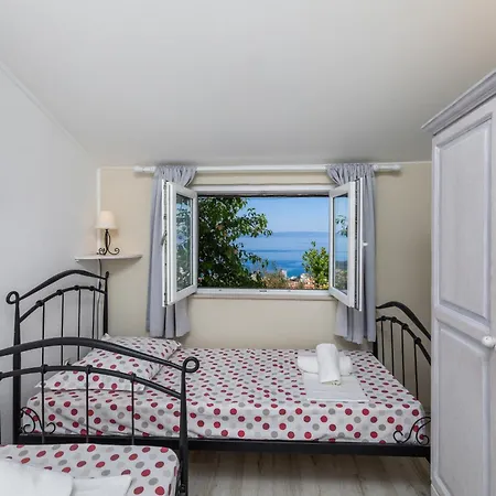 Holiday home Family Friendly House With A Swimming Pool - 23571 Makarska