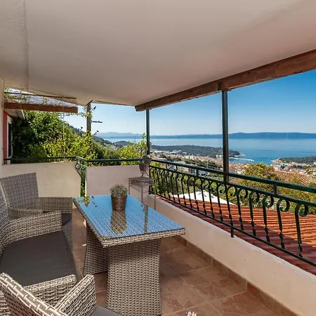 Family Friendly House With A Swimming Pool - 23571 Casa vacanze Makarska