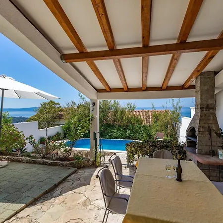 Family Friendly House With A Swimming Pool - 23571 *