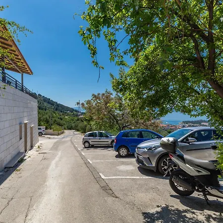 Casa vacanze Family Friendly House With A Swimming Pool - 23571