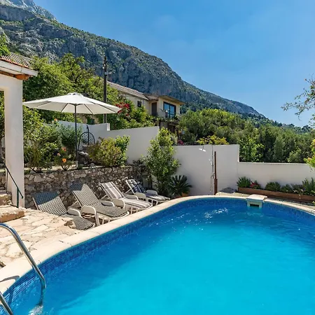 Family Friendly House With A Swimming Pool - 23571 Makarska