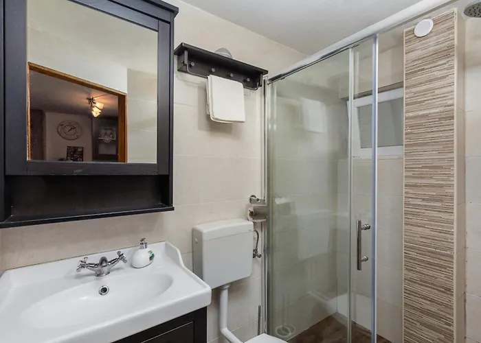 Family Friendly House With A Swimming Pool - 23571 Makarska