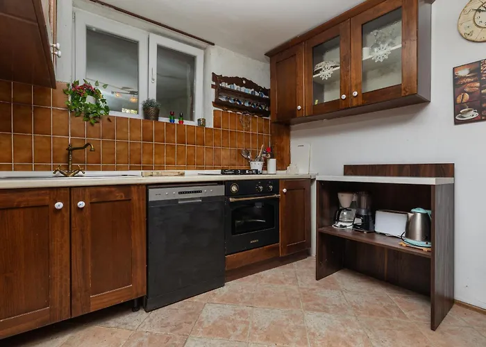 Family Friendly House With A Swimming Pool - 23571