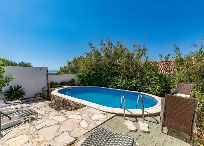 Family Friendly House With A Swimming Pool - 23571 Holiday home *