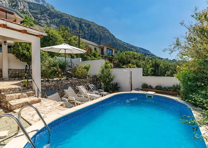 Family Friendly House With A Swimming Pool - 23571 Makarska