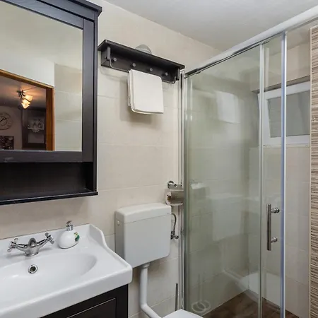 Family Friendly House With A Swimming Pool - 23571 מאקרסקה